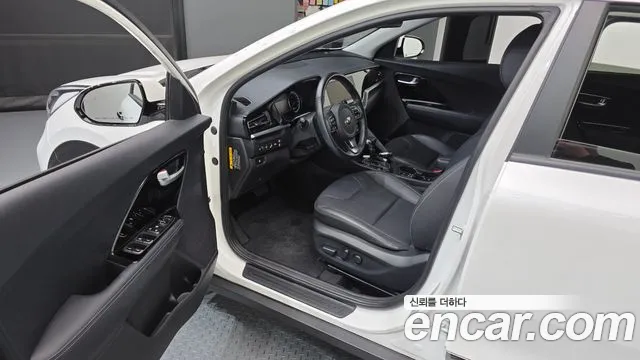Kia Niro 2021 — фото 13
