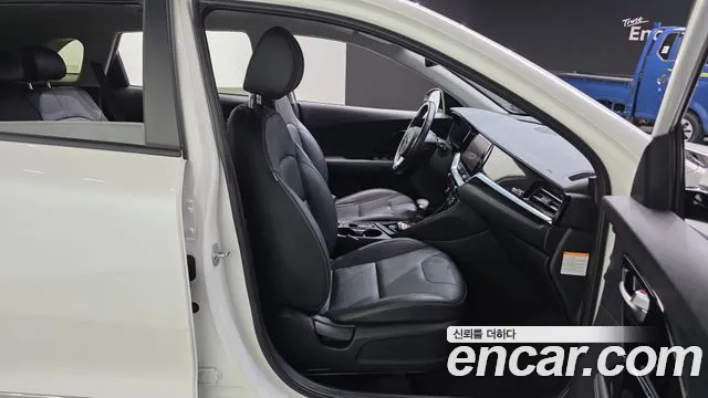 Kia Niro 2021 — фото 17