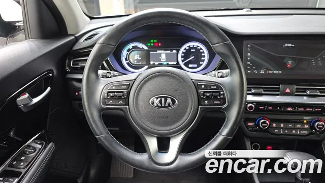 Kia Niro 2021 — фото 18