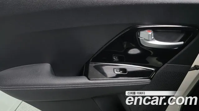 Kia Niro 2021 — фото 15