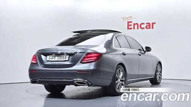 Mercedes-Benz E-Class 2017 — фото 2