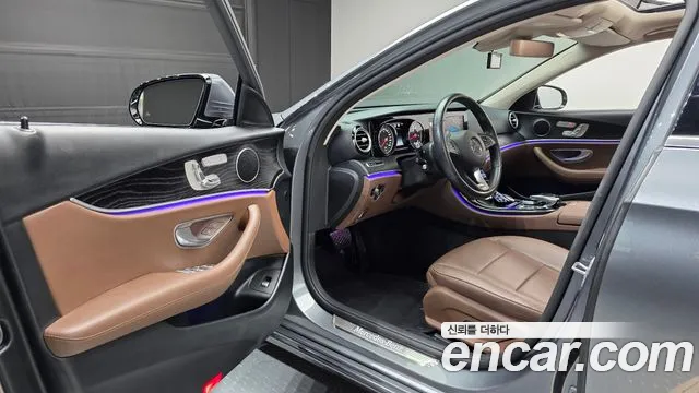 Mercedes-Benz E-Class 2017 — фото 10