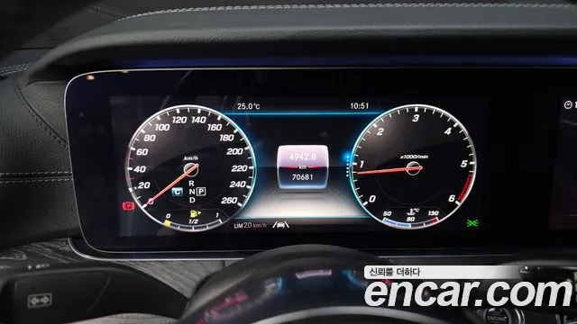 Mercedes-Benz E-Class 2019 — фото 10