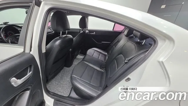 Kia K3 2015 — фото 16