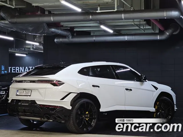 Lamborghini Urus 2023 — фото 5