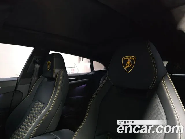 Lamborghini Urus 2023 — фото 11