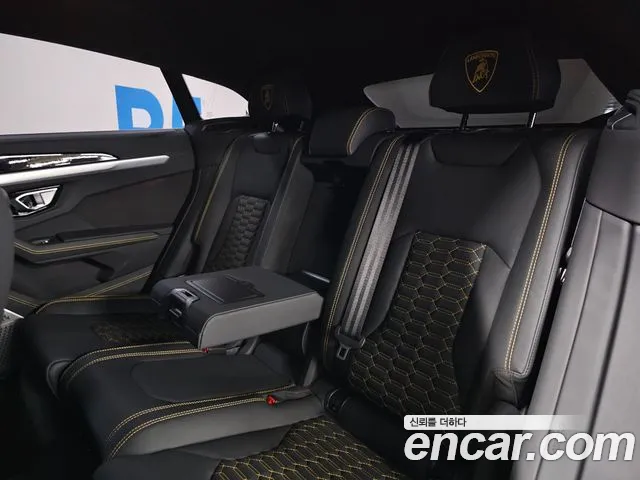 Lamborghini Urus 2023 — фото 17