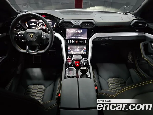 Lamborghini Urus 2023 — фото 19