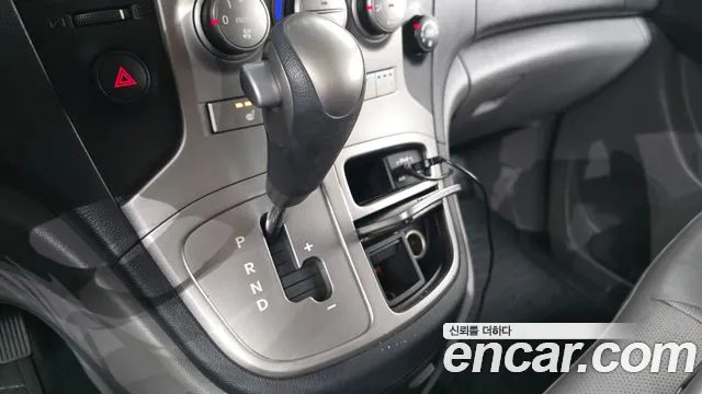 Hyundai Starex 2013 — фото 12