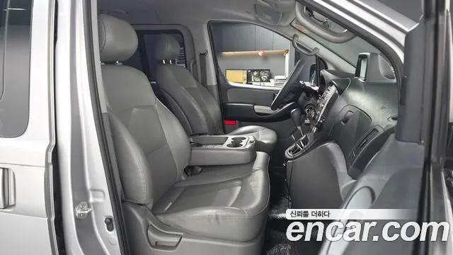 Hyundai Starex 2013 — фото 17