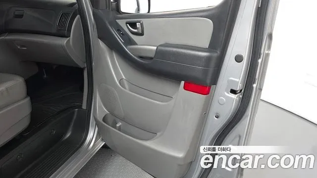 Hyundai Starex 2013 — фото 15