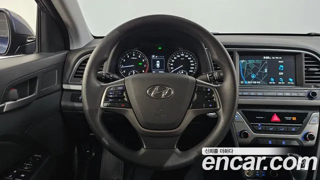 Hyundai AVANTE 2018 — фото 19