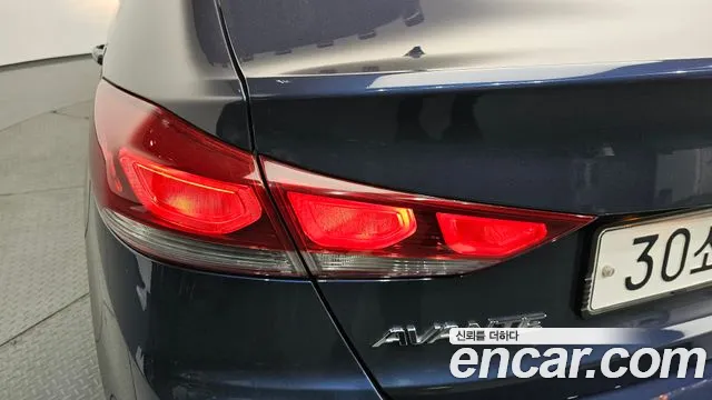 Hyundai AVANTE 2018 — фото 9