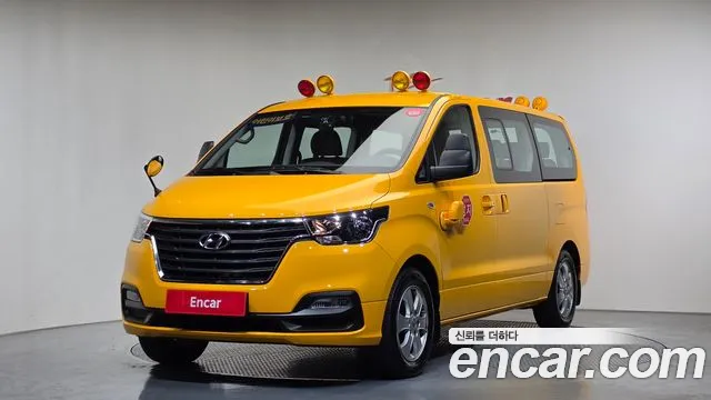 Hyundai Starex 2021 — фото 1