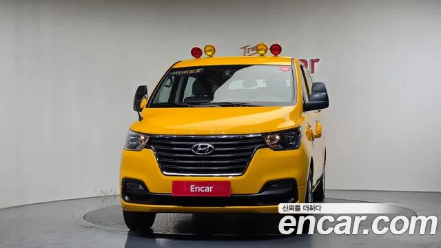 Hyundai Starex 2021 — фото 3