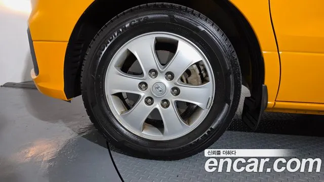 Hyundai Starex 2021 — фото 5