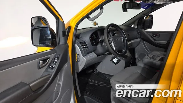 Hyundai Starex 2021 — фото 10