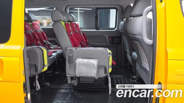 Hyundai Starex 2021 — фото 11