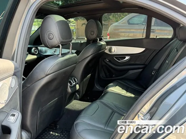 Mercedes-Benz C-Class 2017 — фото 11