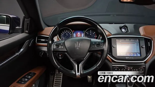 Maserati Ghibli 2016 — фото 13