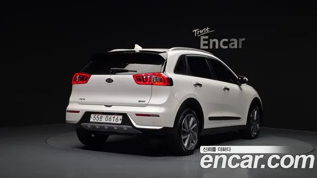 Kia Niro 2017 — фото 2