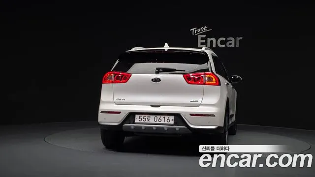 Kia Niro 2017 — фото 4