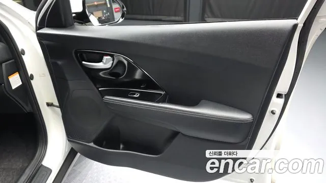 Kia Niro 2017 — фото 14