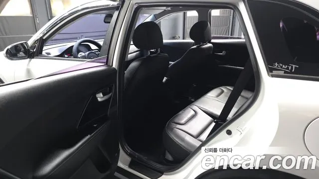 Kia Niro 2017 — фото 16