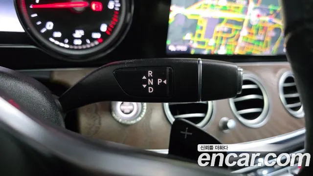 Mercedes-Benz E-Class 2019 — фото 12