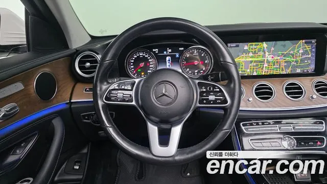 Mercedes-Benz E-Class 2019 — фото 18