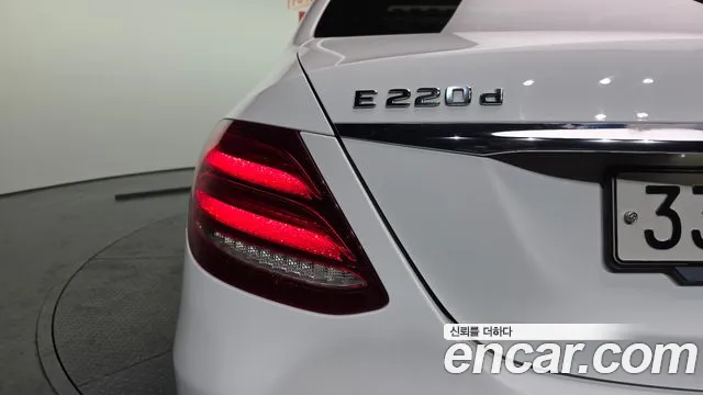 Mercedes-Benz E-Class 2019 — фото 9