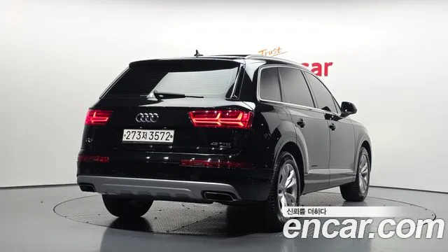 Audi Q7 2019 — фото 2
