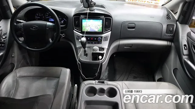 Hyundai Starex 2017 — фото 7