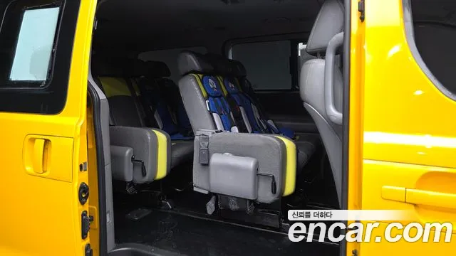 Hyundai Starex 2017 — фото 12