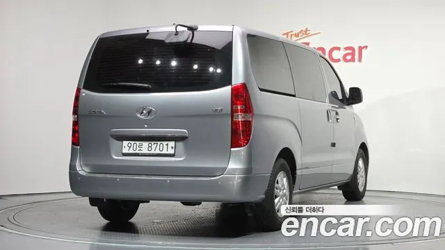 Hyundai Starex 2017 — фото 2