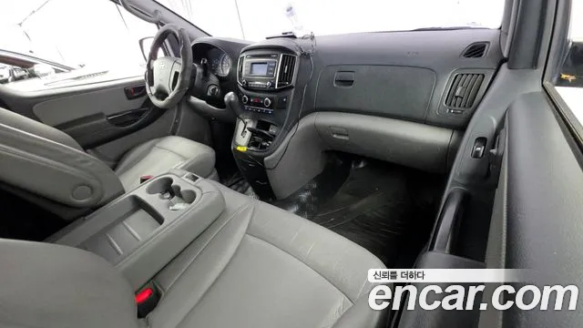 Hyundai Starex 2017 — фото 7