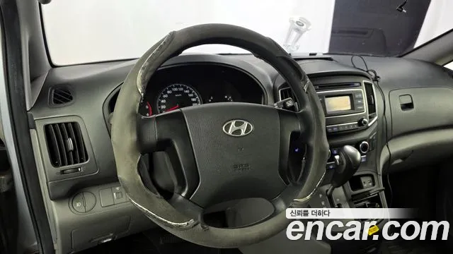 Hyundai Starex 2017 — фото 13
