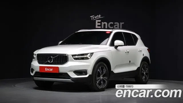 Volvo XC40 2020 — фото 1