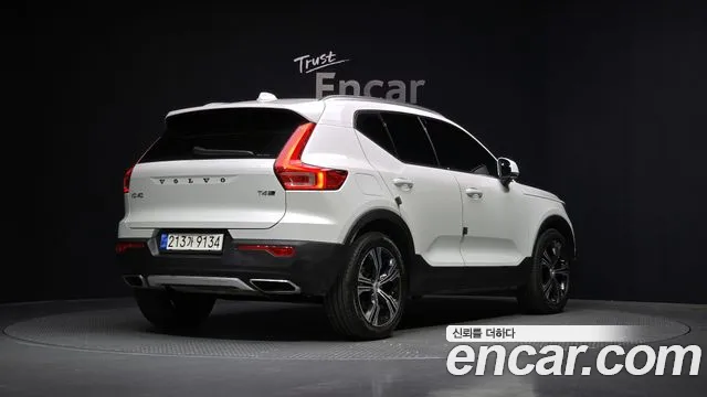 Volvo XC40 2020 — фото 2