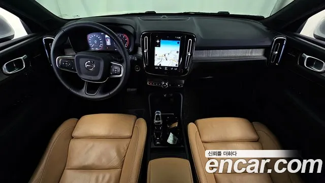 Volvo XC40 2020 — фото 10