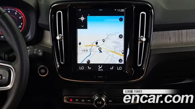 Volvo XC40 2020 — фото 20
