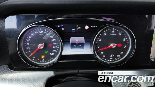 Mercedes-Benz E-Class 2020 — фото 11