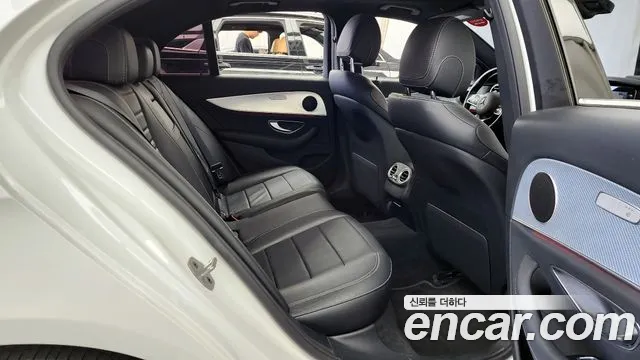 Mercedes-Benz E-Class 2020 — фото 18