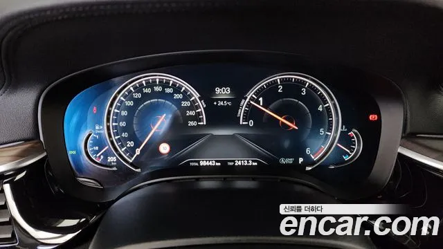 BMW 5-Series 2017 — фото 11