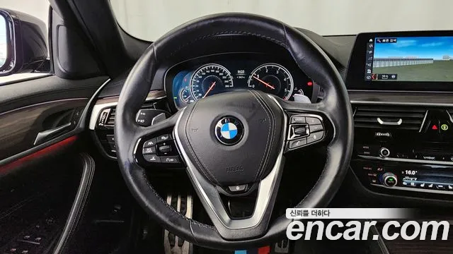 BMW 5-Series 2017 — фото 19