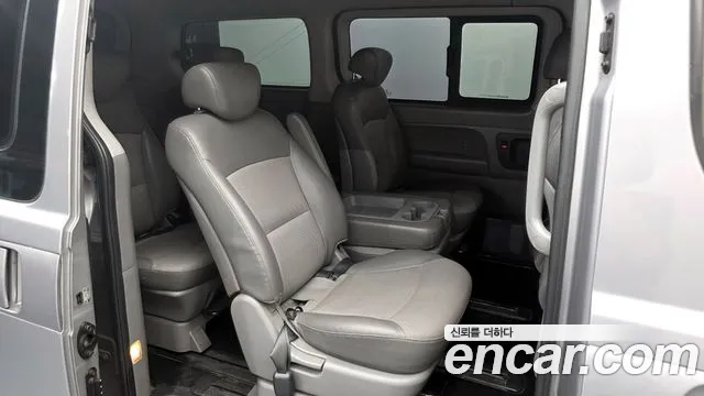 Hyundai Starex 2011 — фото 11