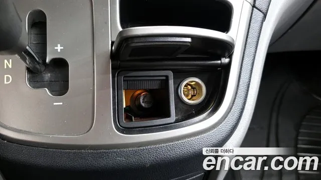 Hyundai Starex 2011 — фото 12