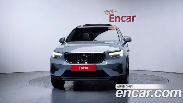 Volvo XC40 2024 — фото 2