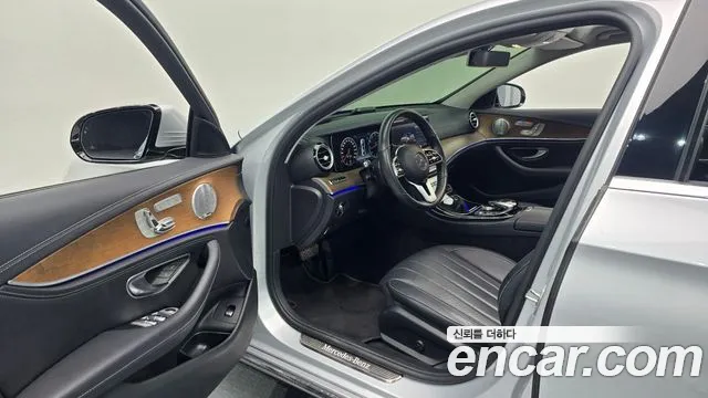 Mercedes-Benz E-Class 2020 — фото 11
