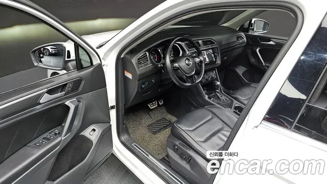 Volkswagen Tiguan 2018 — фото 16